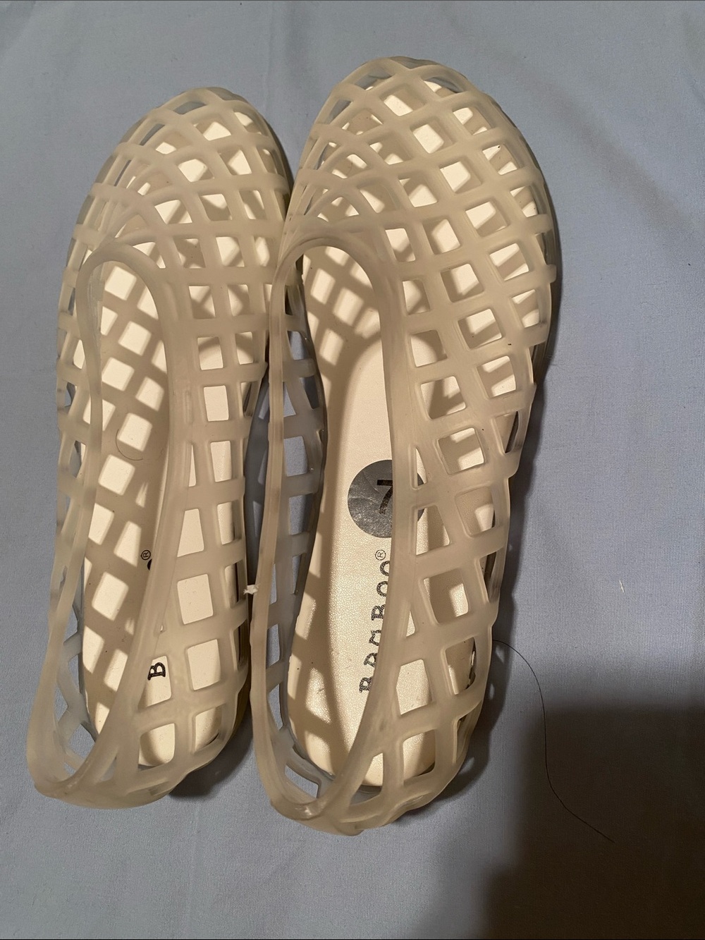 Flat shoes
